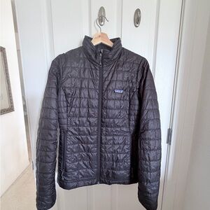 Patagonia women’s Black Quilted Puffer Jacket size medium